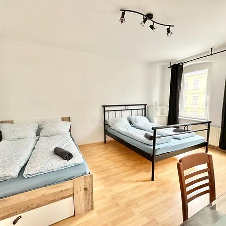 Simple & Cozy Living In For 5 Guests Apartment *