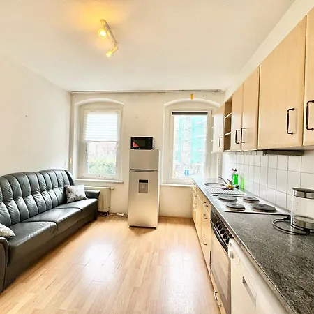 Simple & Cozy Living In For 5 Guests Apartment Chemnitz