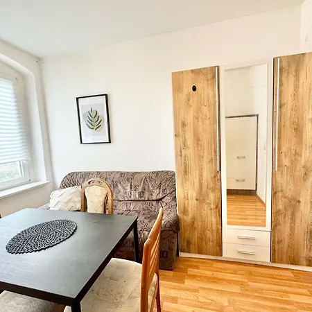 Apartment Simple & Cozy Living In For 5 Guests Chemnitz