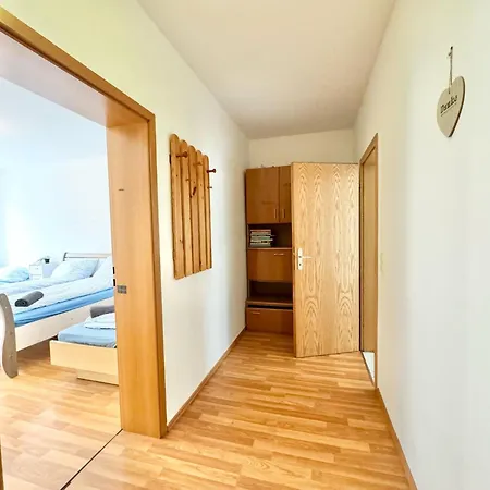 Simple & Cozy Living In For 5 Guests Chemnitz