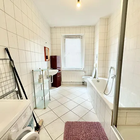 Simple & Cozy Living In For 5 Guests Apartment *