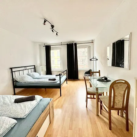 Simple & Cozy Living In For 5 Guests * Chemnitz