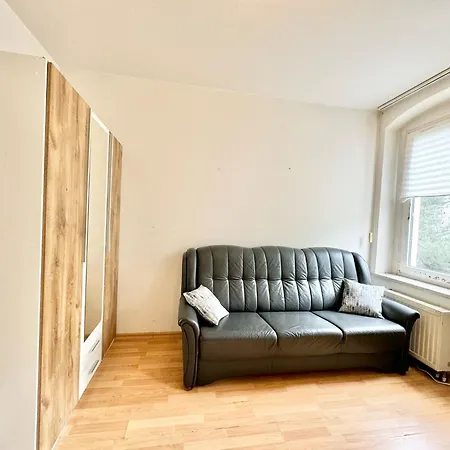 Simple & Cozy Living In For 5 Guests Apartment Chemnitz