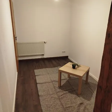 Simple & Cozy Living In For 5 Guests Apartment