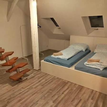 Simple & Cozy Living In For 5 Guests Apartment *