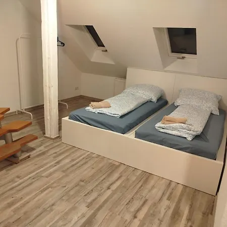 Apartment Simple & Cozy Living In For 5 Guests Chemnitz