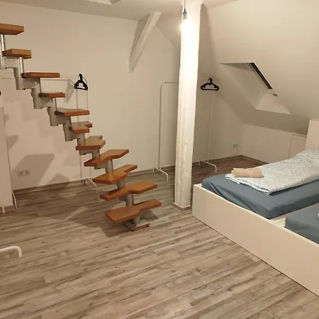 Simple & Cozy Living In For 5 Guests Chemnitz
