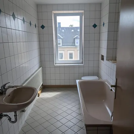 Simple & Cozy Living In For 5 Guests *