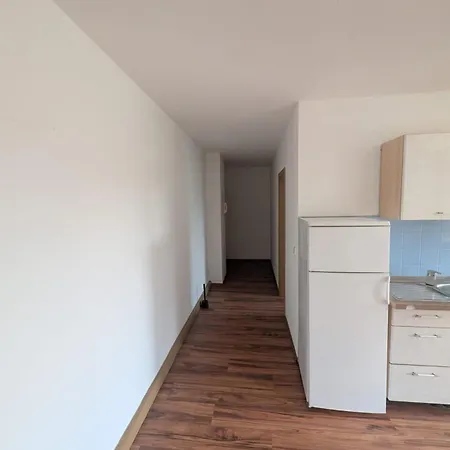 Simple & Cozy Living In For 5 Guests Appartamento Chemnitz