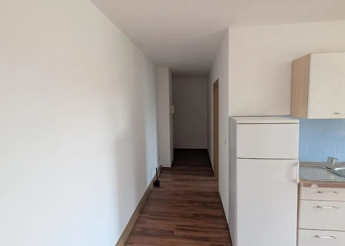 Simple & Cozy Living In For 5 Guests 아파트 켐니츠